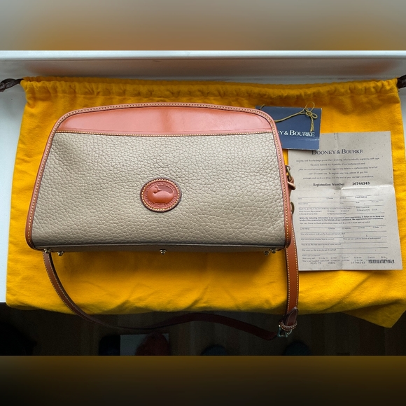 Dooney & Burke R155 shoulder bag - Picture 1 of 11